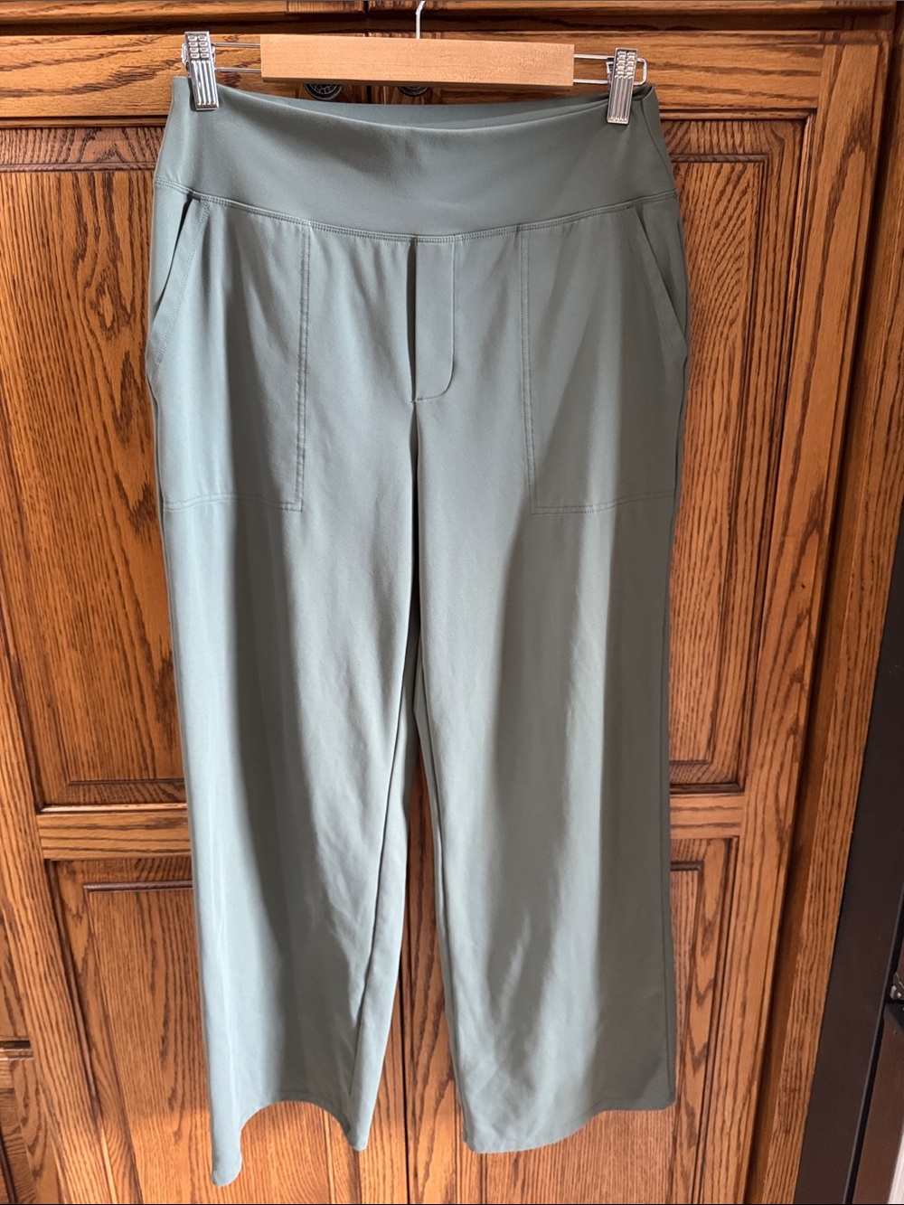 Women’s Wide-Leg Pull-On Pants in Olive Green